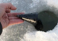 Как пользоваться кормушкой для зимней рыбалки